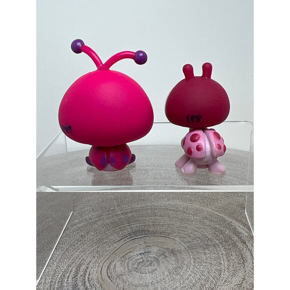 Littlest Pet Shop #2689 Red Pink G4 Ladybug Blue Star Eyes #1474 Ladybug 2008 - Picture 3 of 6